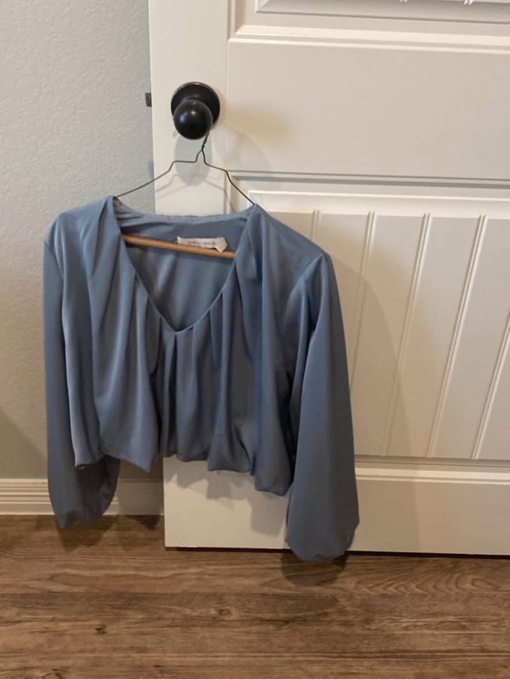 Women's Blue V-Neck Long Sleeve Blouse